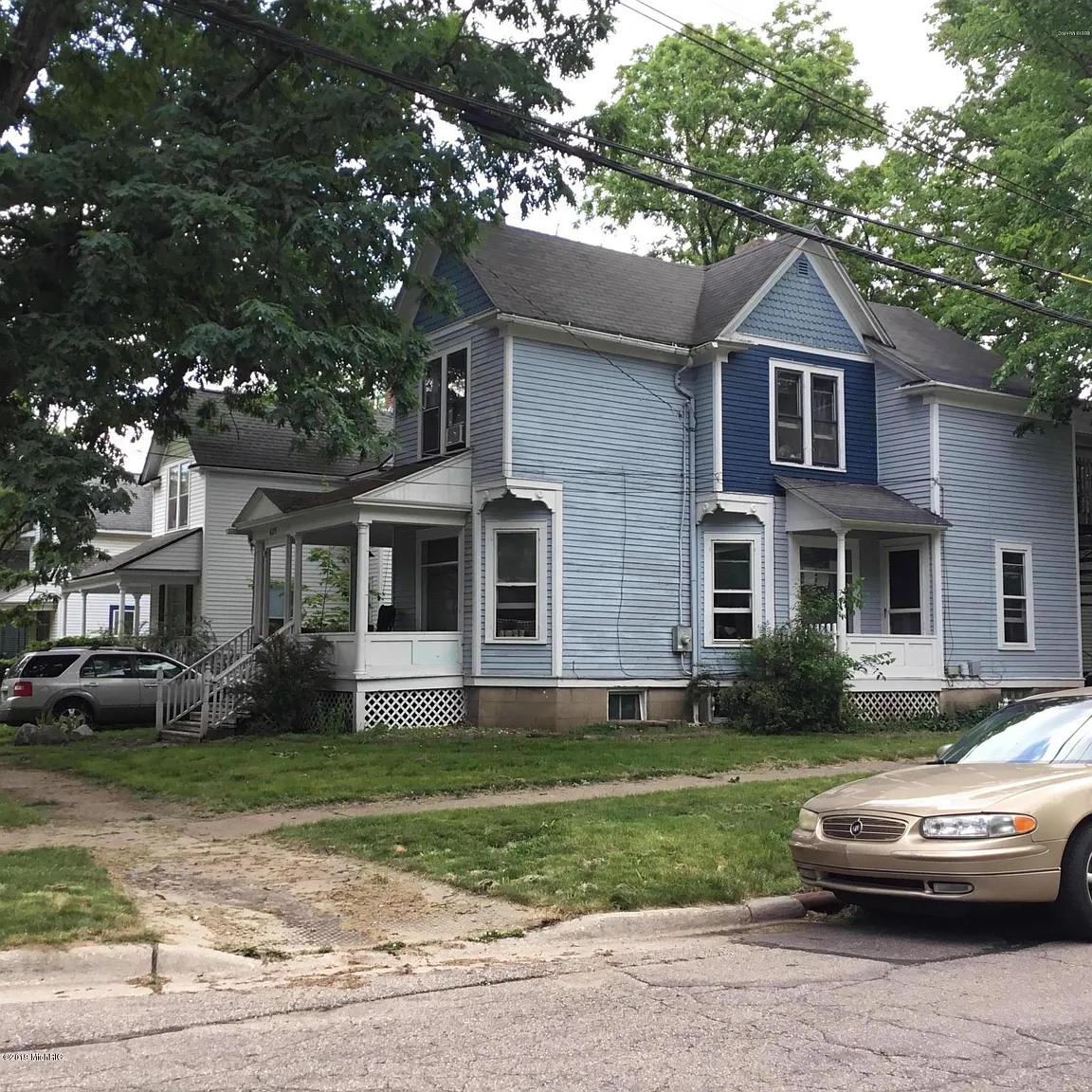625 Forest St photo 1