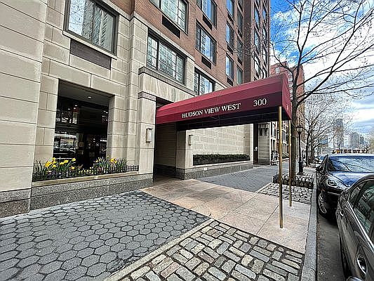 1st image of 300 Albany St APT 3A