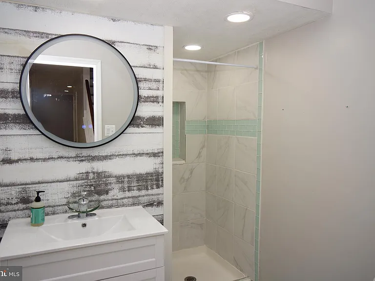 8 Cross Falls Cir — Photo 26