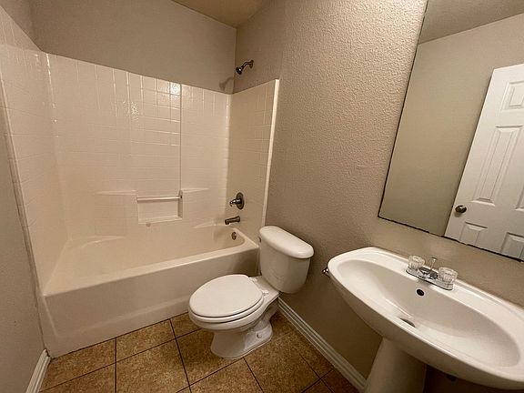 3rd image of 8116-8118 Arbor Ave #8116