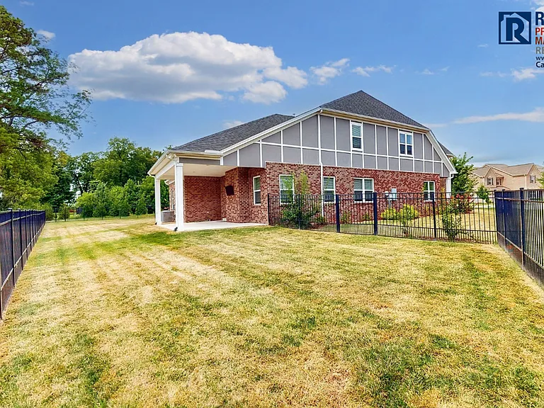 4302 Peacemill Ln — Photo 32