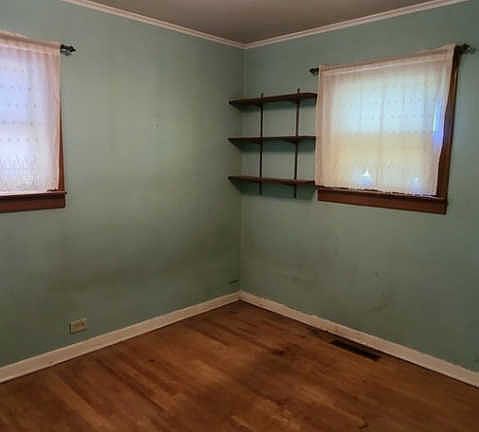 5th image of 662 E Clarendon Ave