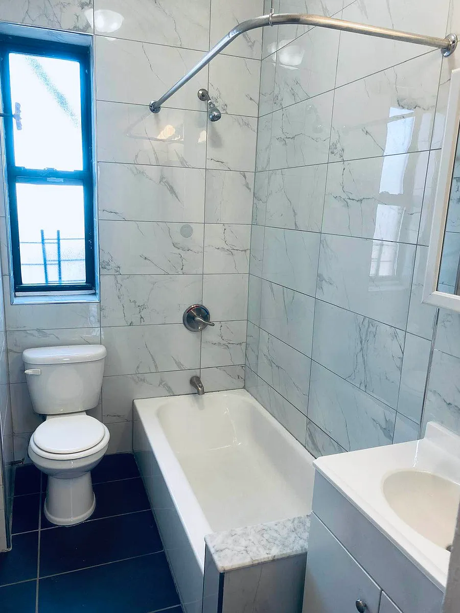 Building Photo - 128 Fort Washington Ave #10A