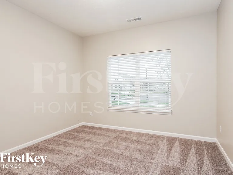 12128 Fall Ct — Photo 12