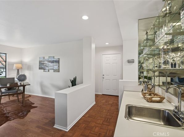 2 beds, 2 baths, 1,368 sqft house for sale in Oxnard, CA photo 14