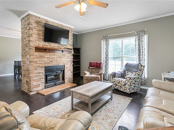 3rd image of 2527 Foxfire Ln