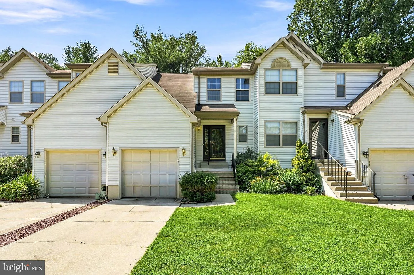 2 bed, 1.5 bath, 1392 sqft, $2,400 — Photo 1