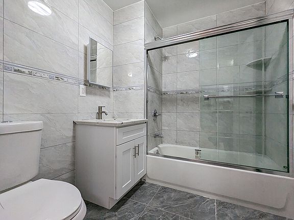 5th image of 4023 10th Ave #2B