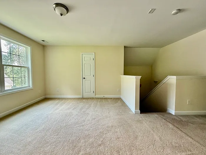 410 Harkness Cir — Photo 10