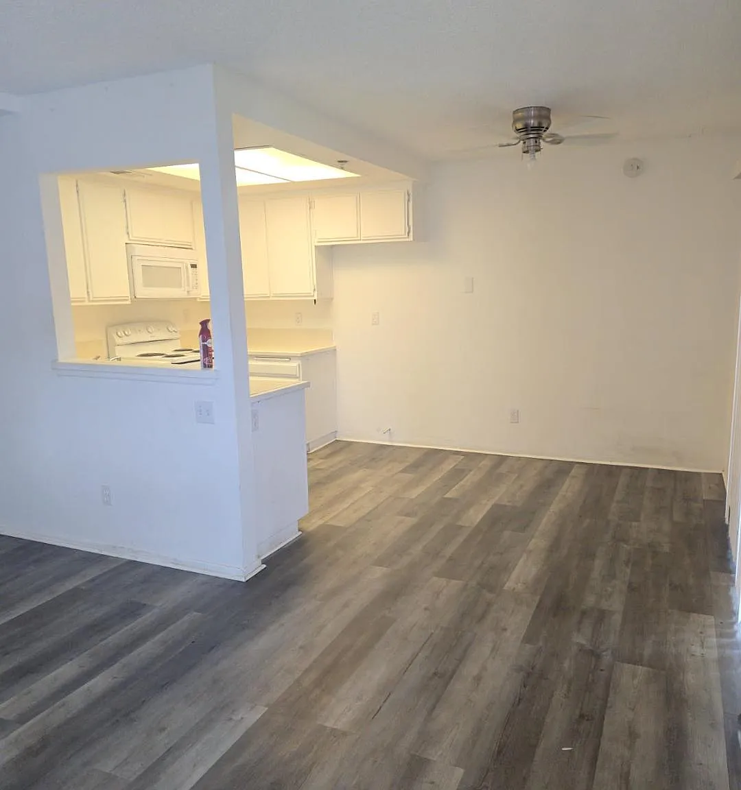 2 bed, 775 sqft, $1,825 — Photo 4