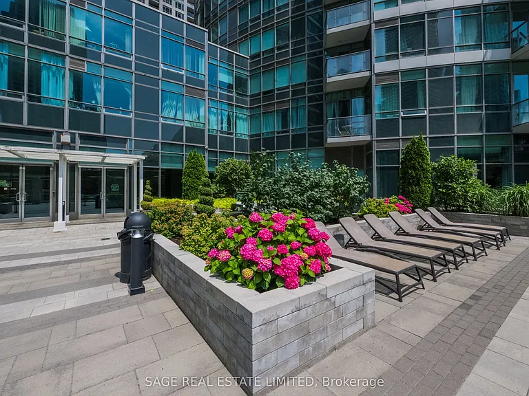 373 Front St W #208 — Photo 28