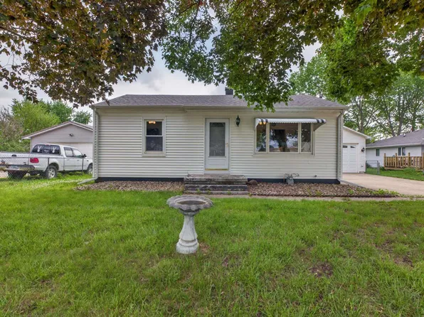 327 2nd St, Washburn, IA 50702