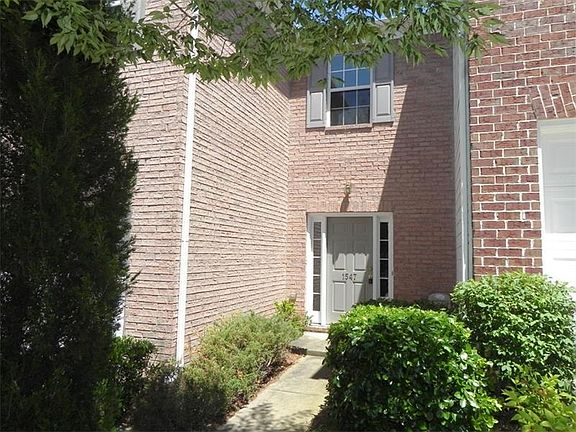 3rd image of 1547 River Main Ct