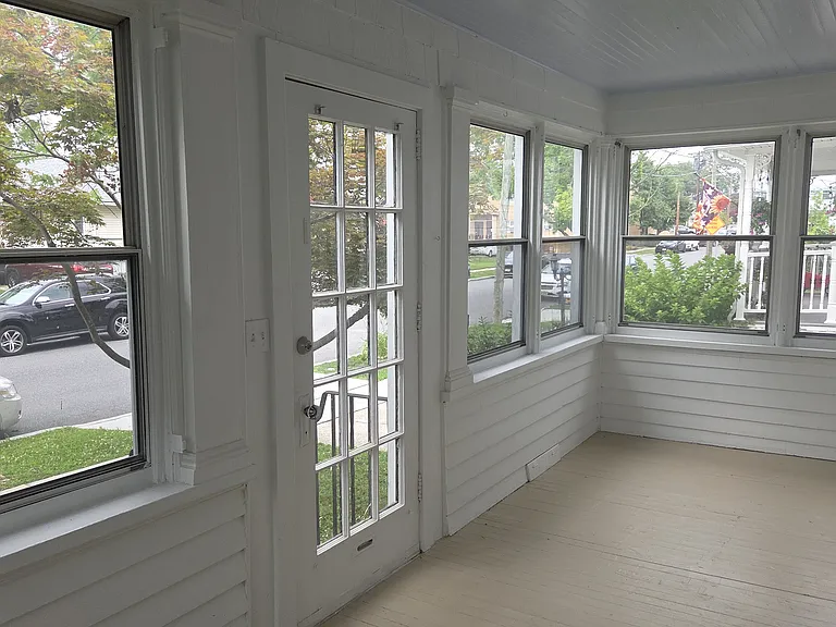 28 W Park Ave #2R — Photo 2