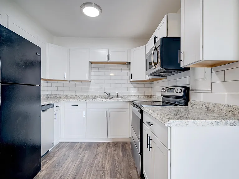 1026 Adams Ave #1-unit 2A — Photo 7