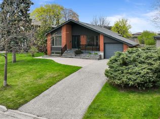 947 Sierra Blvd, Mississauga, ON L4Y2E3