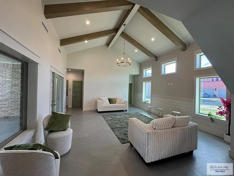 2200 Laredo Rd #10 — Photo 31