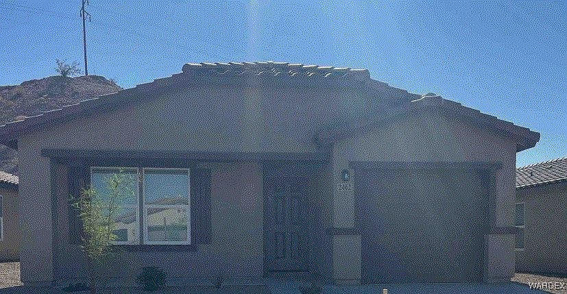 1st image of 2462 Tapatio Drive
