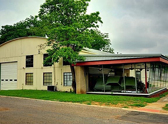 3rd image of 301 E Main St