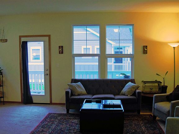4th image of 19339 Willet Ln NE