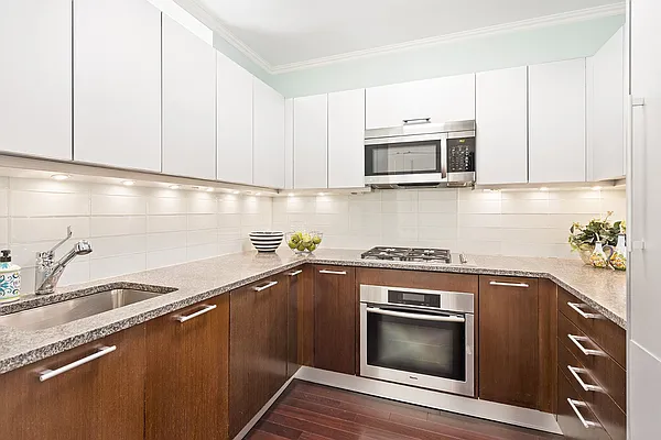 Sold by BLU Real Estate | media 6