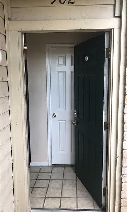 1st image of 14600 Fonmeadow Dr APT 902