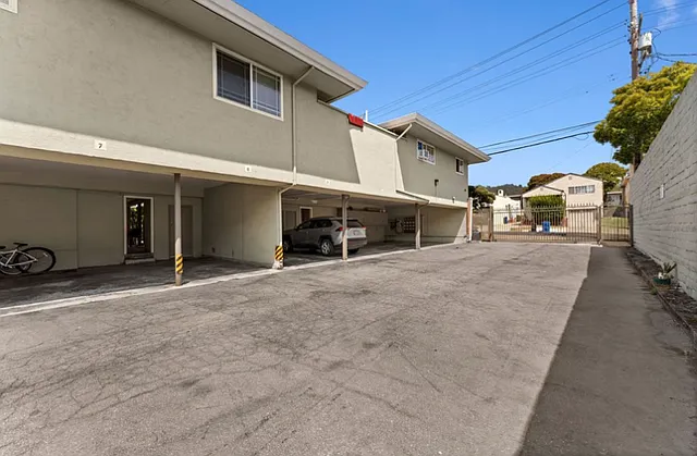 945 Kearney St #1 — Photo 24