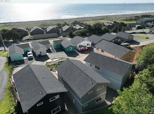 29143 Kerber Dr, Gold Beach, OR 97444