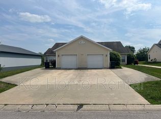2128 Highridge Dr APT B, Pleasant Hill, MO 64080