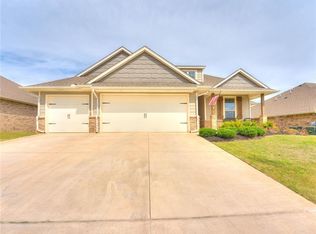 2908 Cypress Springs Blvd, Edmond, OK 73034