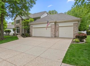 244 Turnberry Place Dr, Ballwin, MO