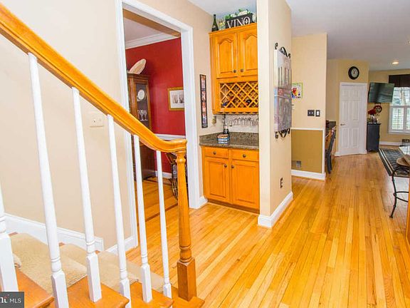 5th image of 907 William Meade Ct