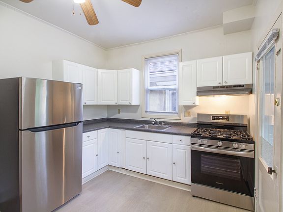 3rd image of 439 Franklin Ave APT 3