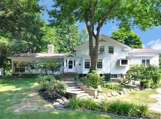 7585 Beverly Ln, Gates Mills, OH 44040