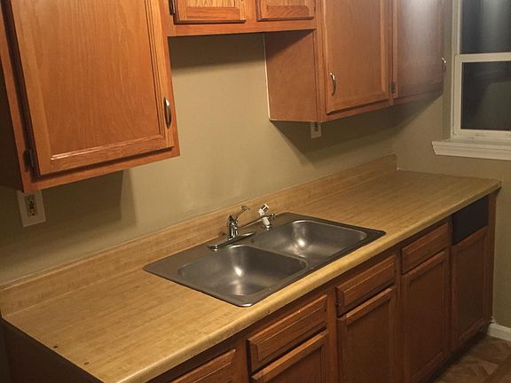 3rd image of 1248 Rosemont Ave
