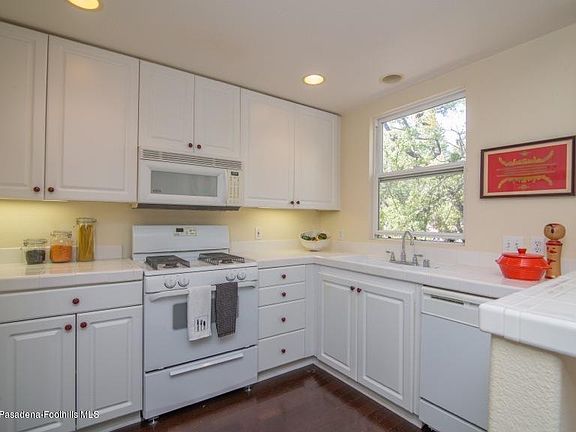 4th image of 286 N Madison Ave Unit 313