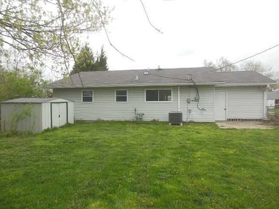 3rd image of 2831 E Berwyn St