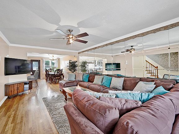 5th image of 5407 Avenue