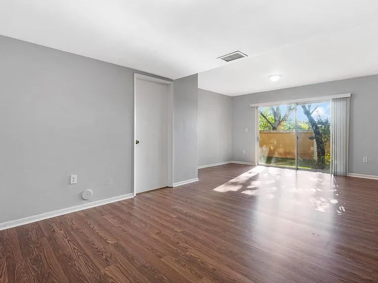 4080 NW 90th Ave — Photo 28