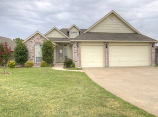 9806 N 98th Ct E, Owasso, OK 74055