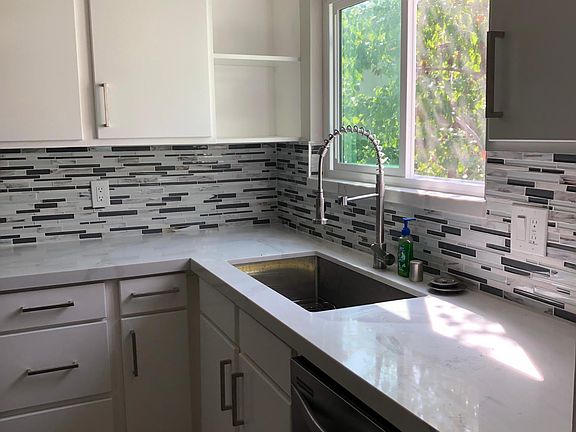 kitchen with farmhouse sink