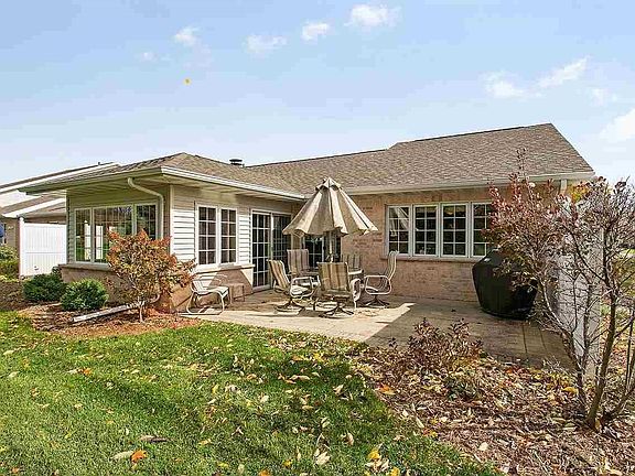 3rd image of 1519 River Pines Dr
