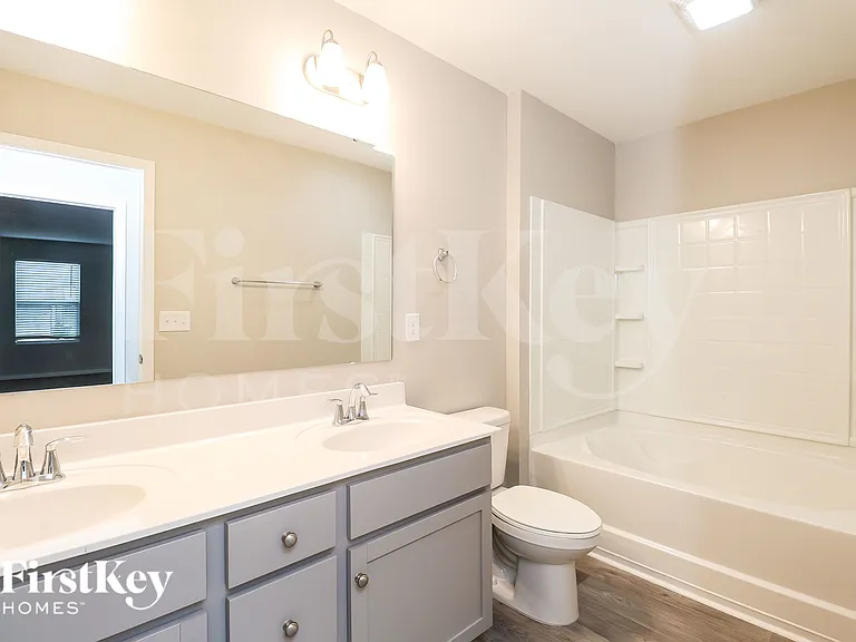 124 Benford Dr — Photo 16