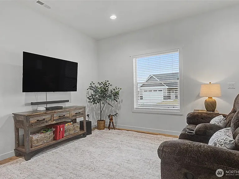 6697 Club House Dr SE — Photo 15