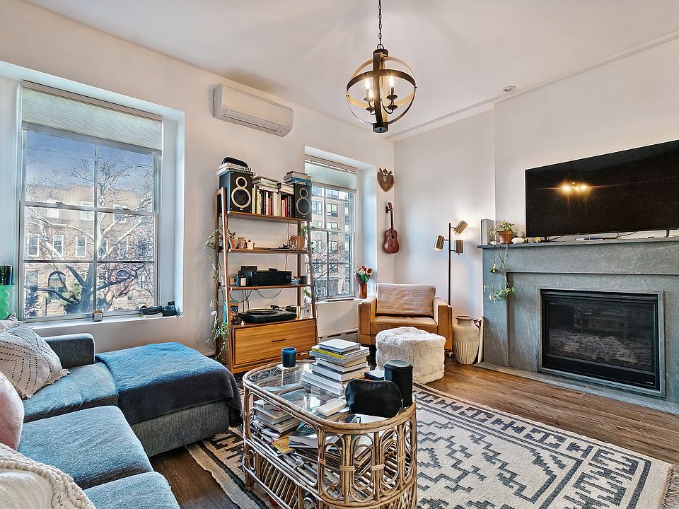 1st image of 130 2nd Pl APT 2