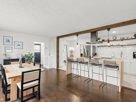 4th image of 2824 Colonial Cir