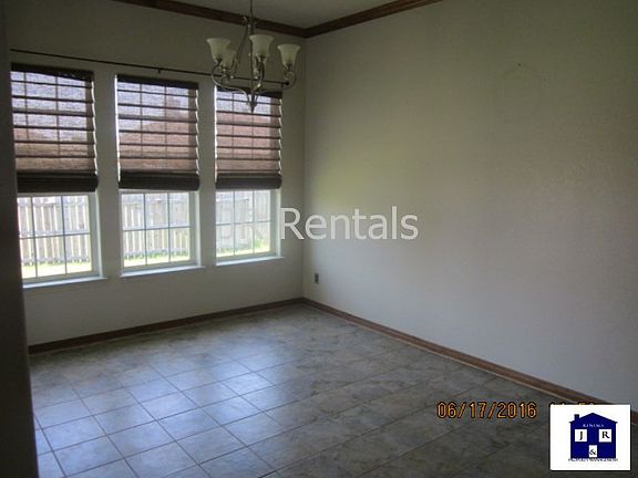 4th image of 3900 Salt Fork Dr