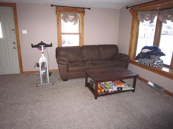 5th image of 6616 Center Ave