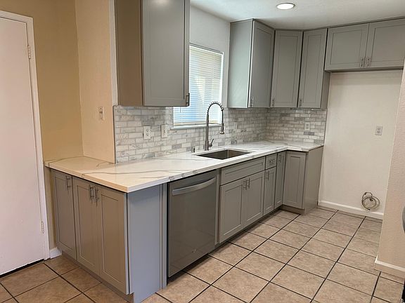 New kitchen with granite countertops