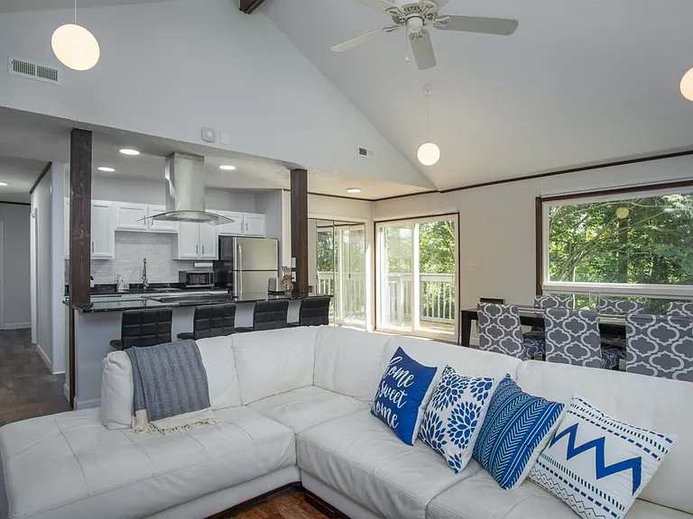 28 Bass Lake Dr — Photo 2